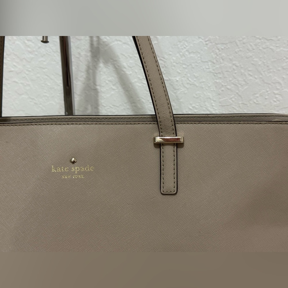 Kate Spade New York Saffiano Leather Cedar Street Medium Harmony Tote Taupe EUC - Picture 5 of 16